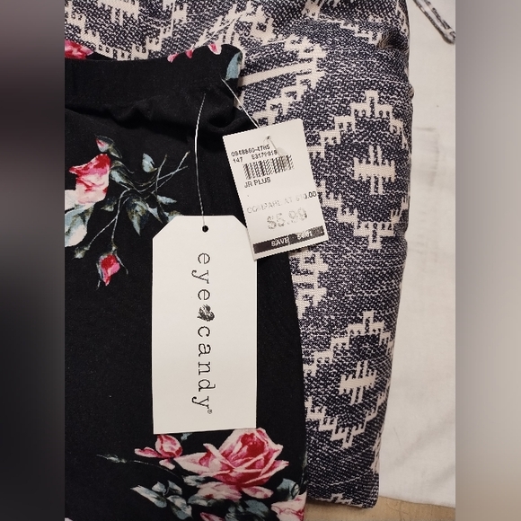 🟢3/$11 Eye Candy 3X Floral Leggings - Picture 2 of 5